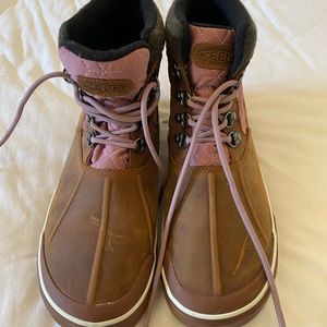 Keen Water proof Womens Boots 9.5